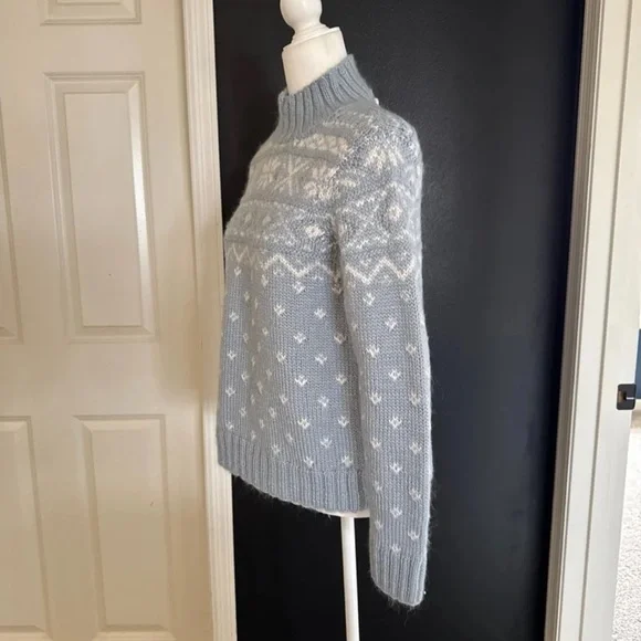 Ralph Lauren Exclusive Hand Knit Wool Blend Northern Lights
Sweater
Size Small - Picture 2 of 12